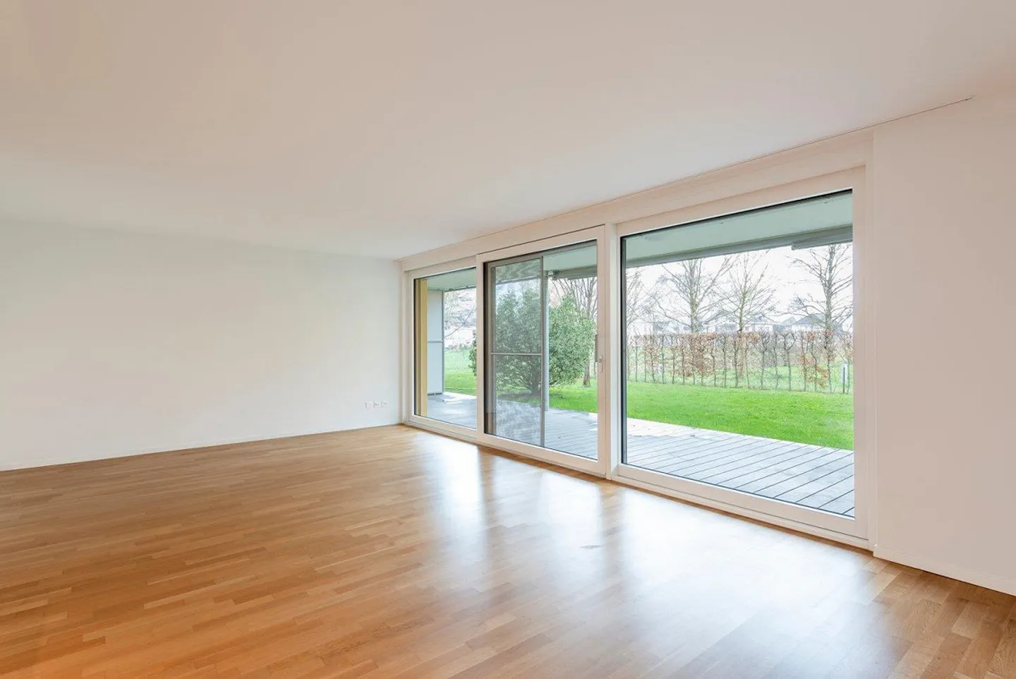 Appartement familial spacieux au rez-de-chaussée - Photo 2 sur 11