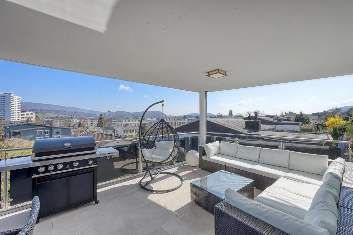 For those who prefer to stand above things! Living with a view. - Photo 12 of 13