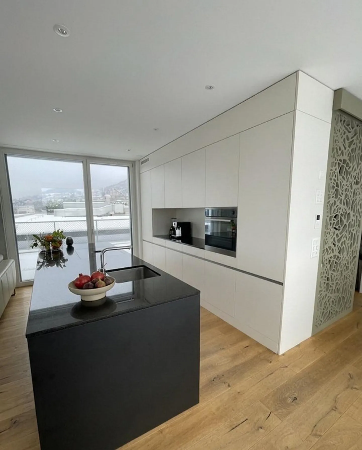 New modern 3 1/2 room penthouse apartment with stunning views and ri... - Photo 3 of 13