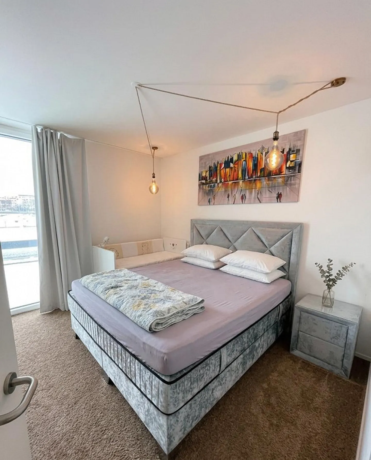 New modern 3 1/2 room penthouse apartment with stunning views and ri... - Photo 4 of 13