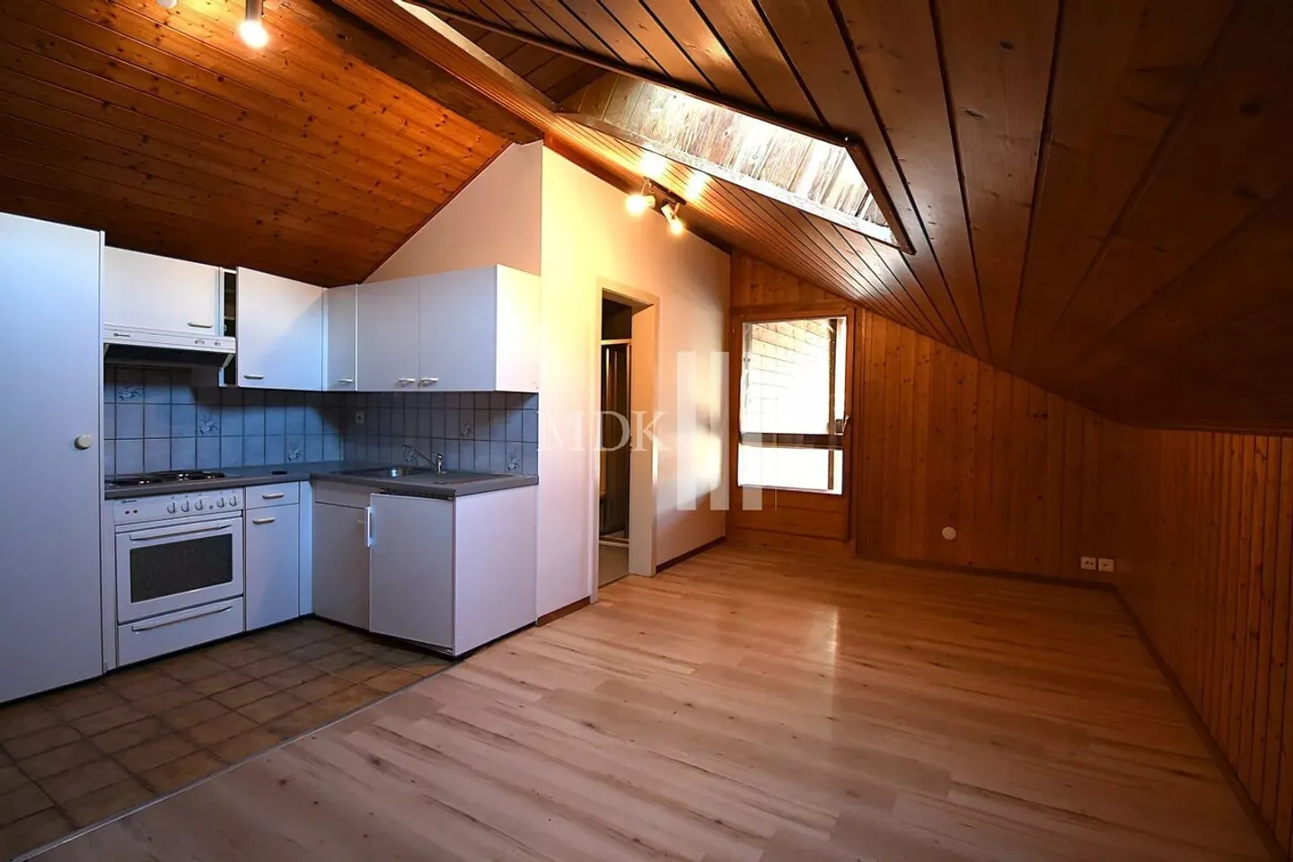 Un atelier est loué à Troistorrents au 3ème étage - Photo 1 sur 4