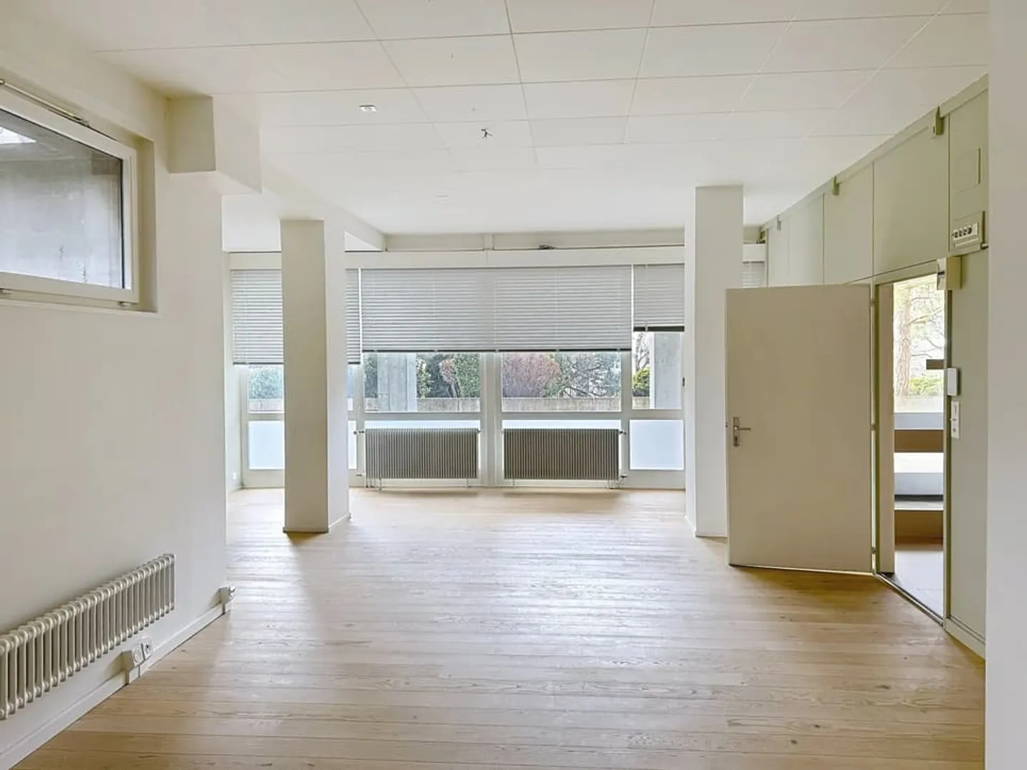 Sale - Commercial Space Lausanne - Photo 3 of 7