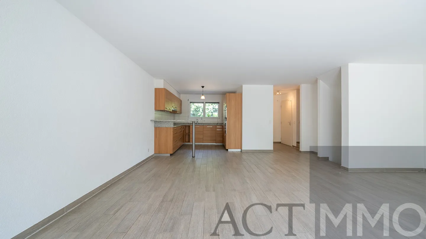 Casa contemporanea indipendente in zona tranquilla a Thônex - Foto 3 di 13