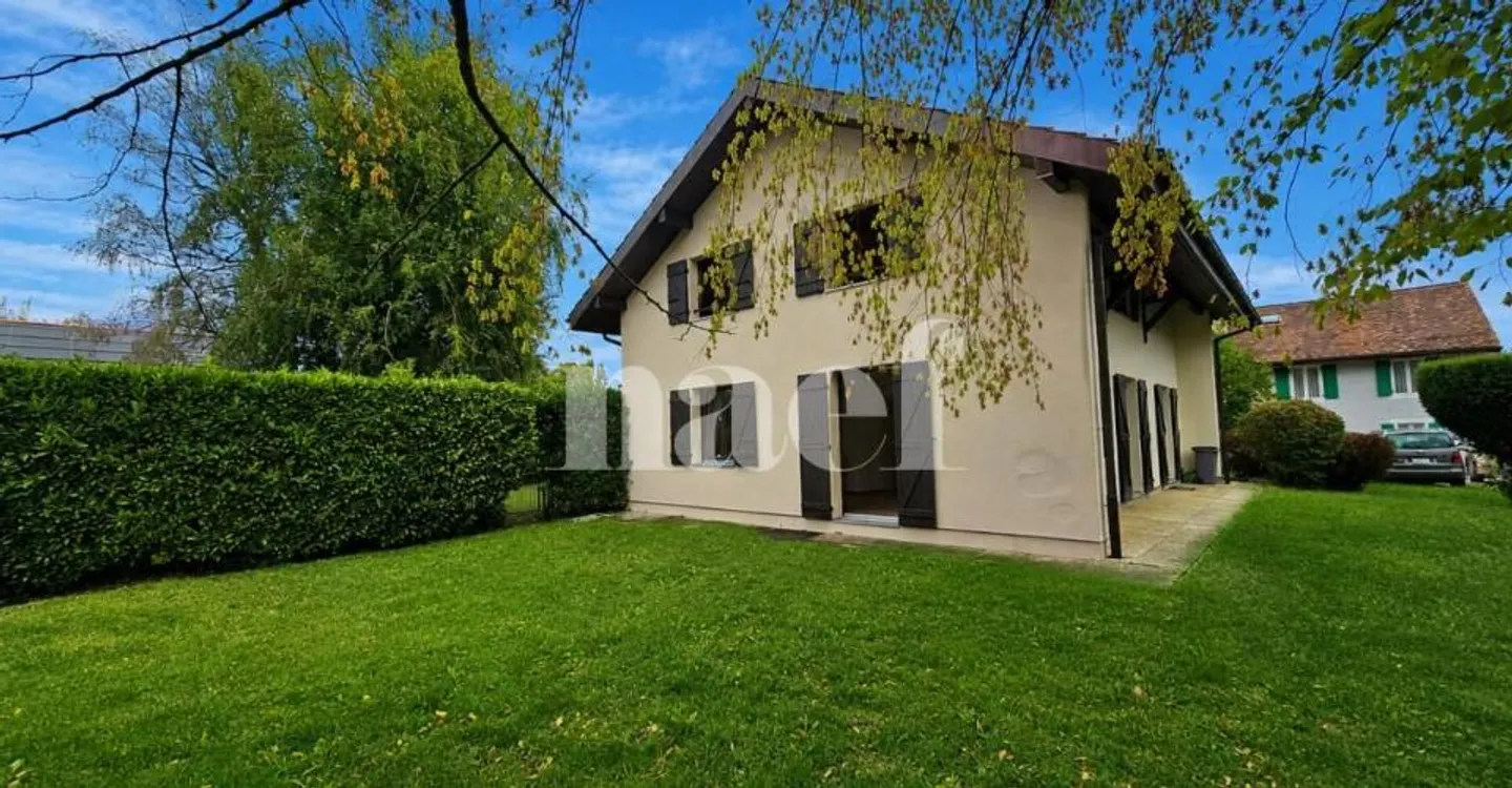 Villa familiale dans un écrin de verdure - Photo 1 sur 12