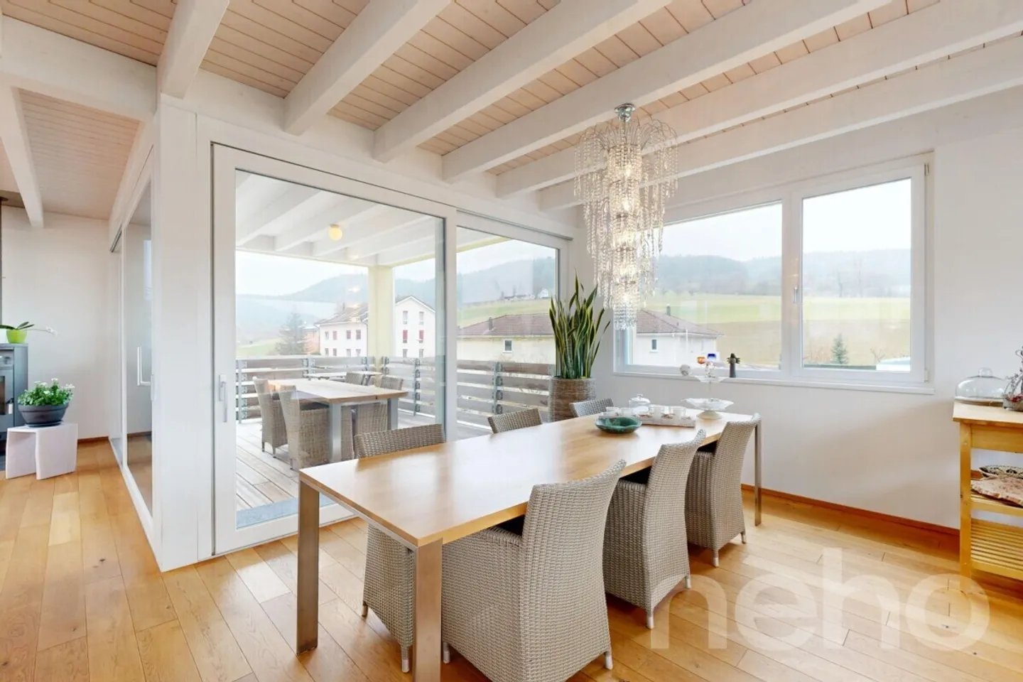 Proprietà ben curata con comfort abitativo e potenziale commerciale - Foto 1 di 13