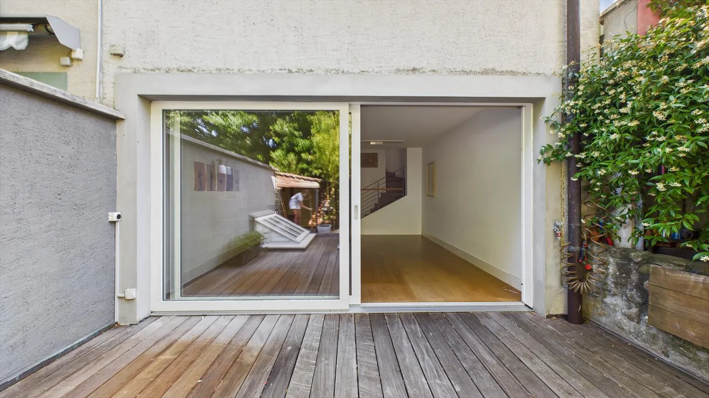 Semi-Detached House - Photo 8 of 15