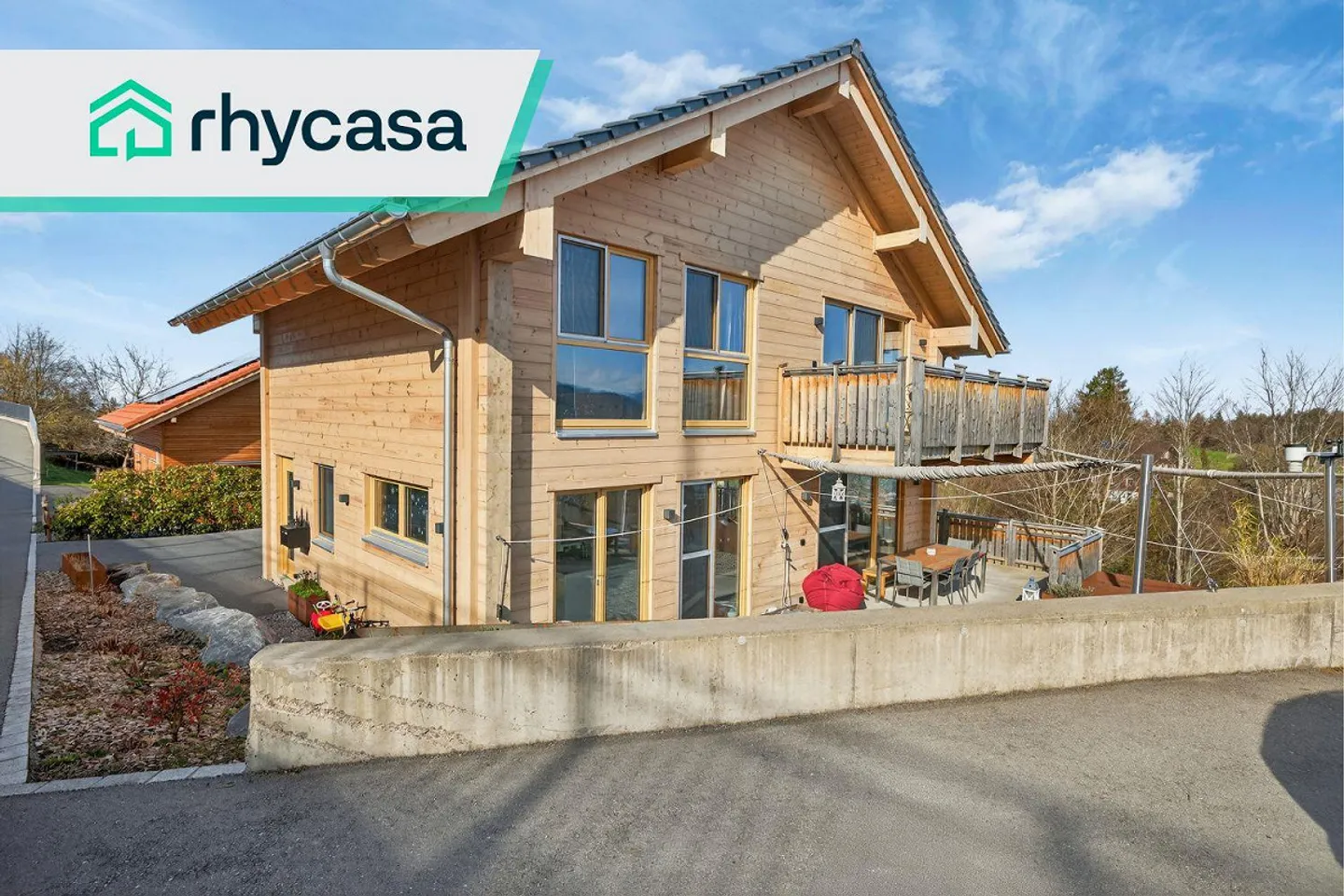 Casa unifamiliare quasi nuova con vista lago - Foto 1 di 13