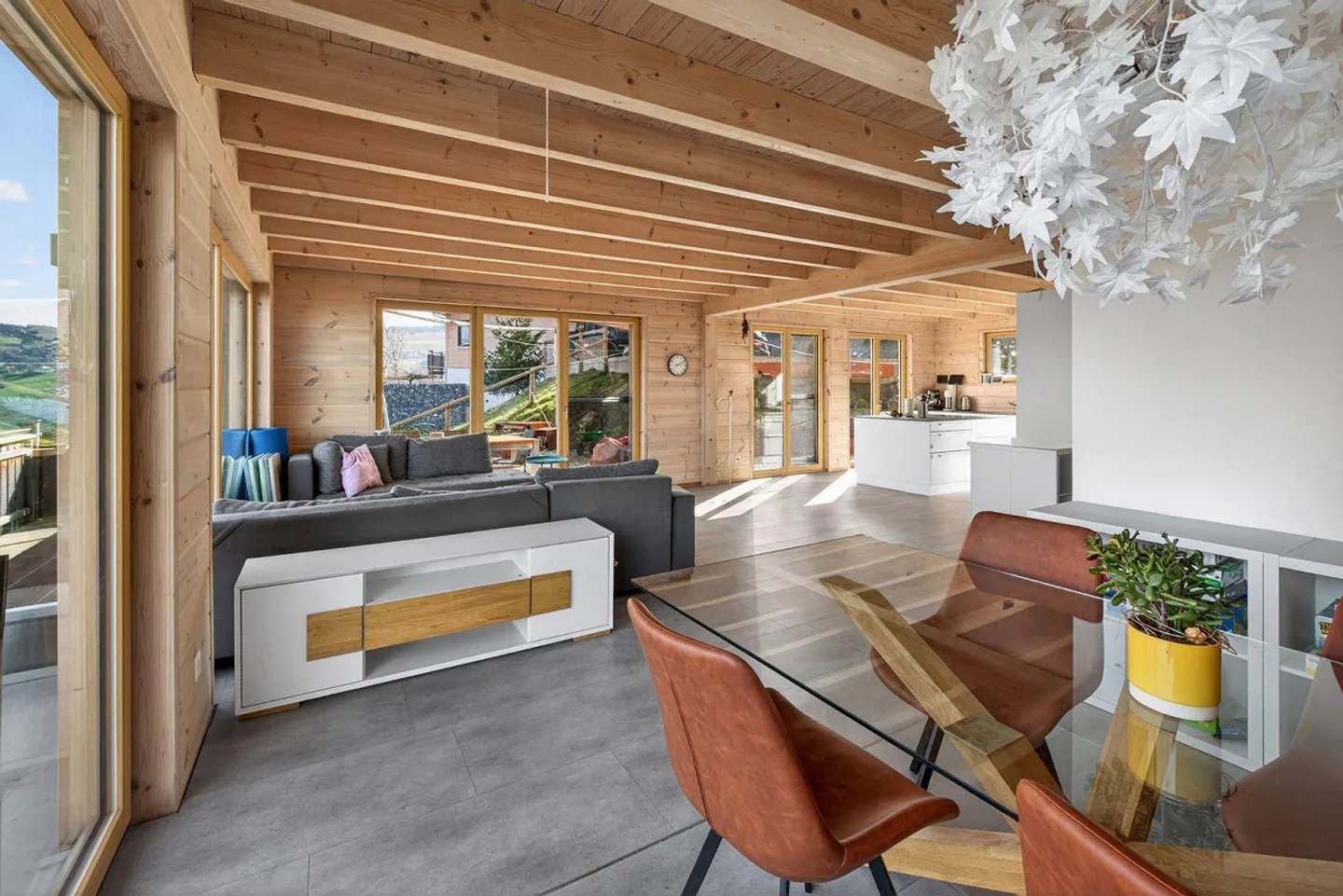 Casa unifamiliare quasi nuova con vista lago - Foto 3 di 13