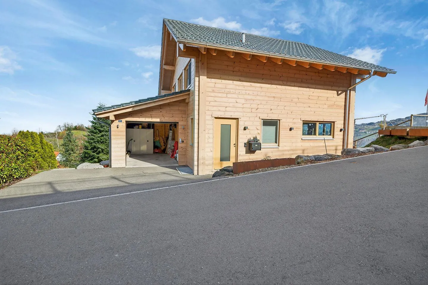 Casa unifamiliare quasi nuova con vista lago - Foto 9 di 13