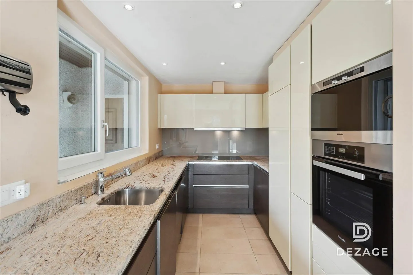 Spacious Architect's Villa on the Heights of Lucens - Photo 8 of 13