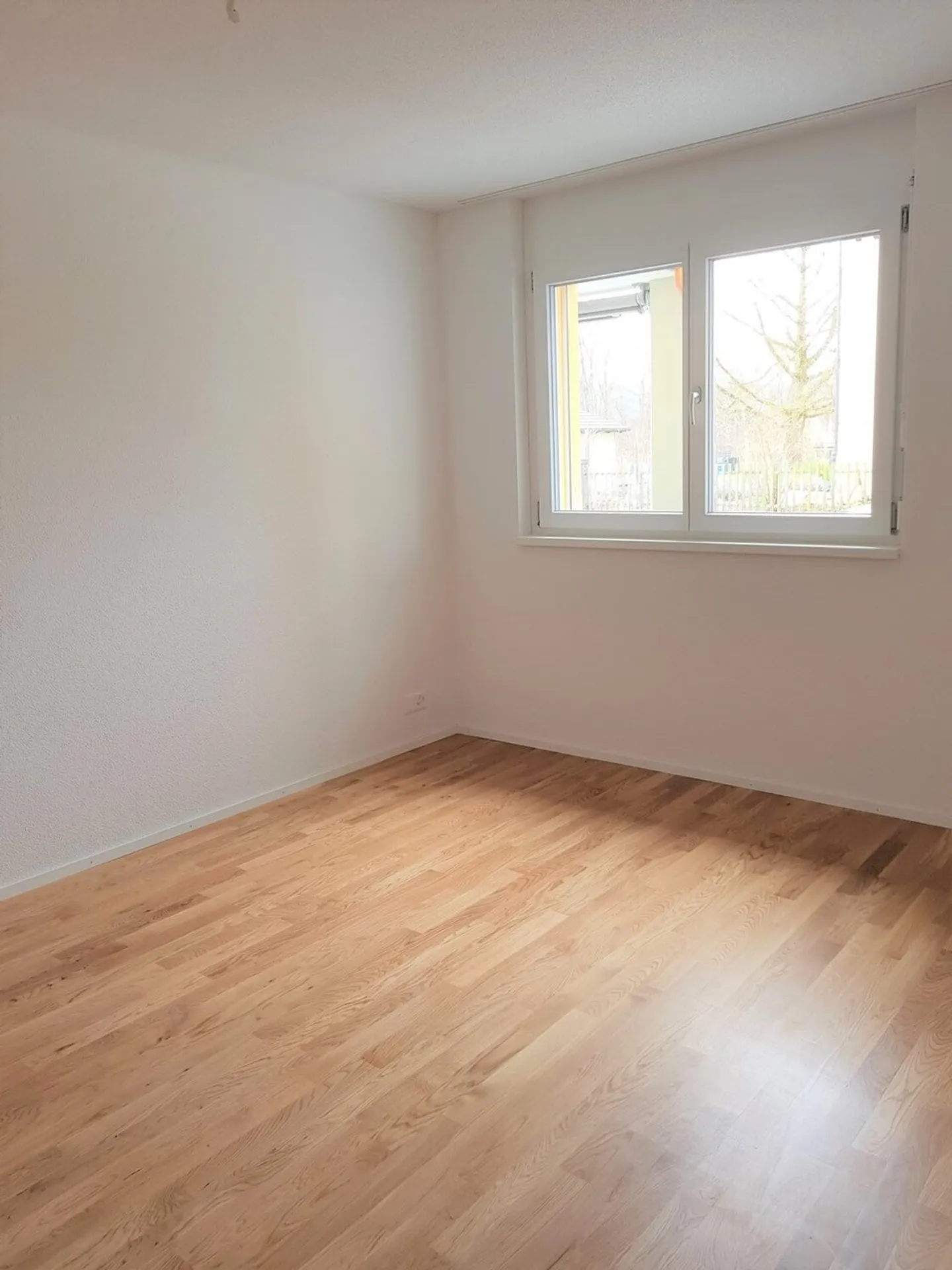 Perfect for singles and couples - Photo 5 of 6