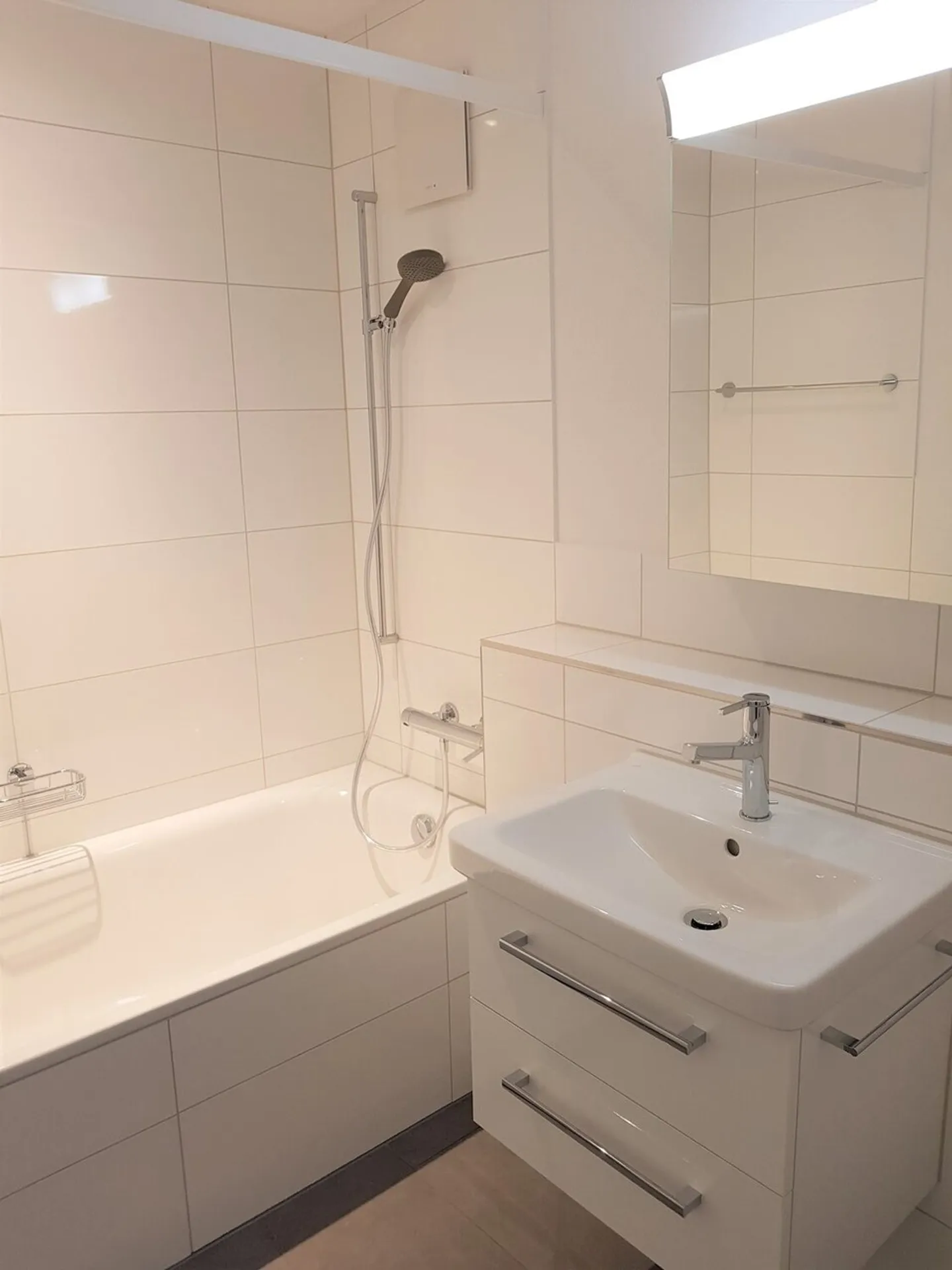 Perfect for singles and couples - Photo 6 of 6