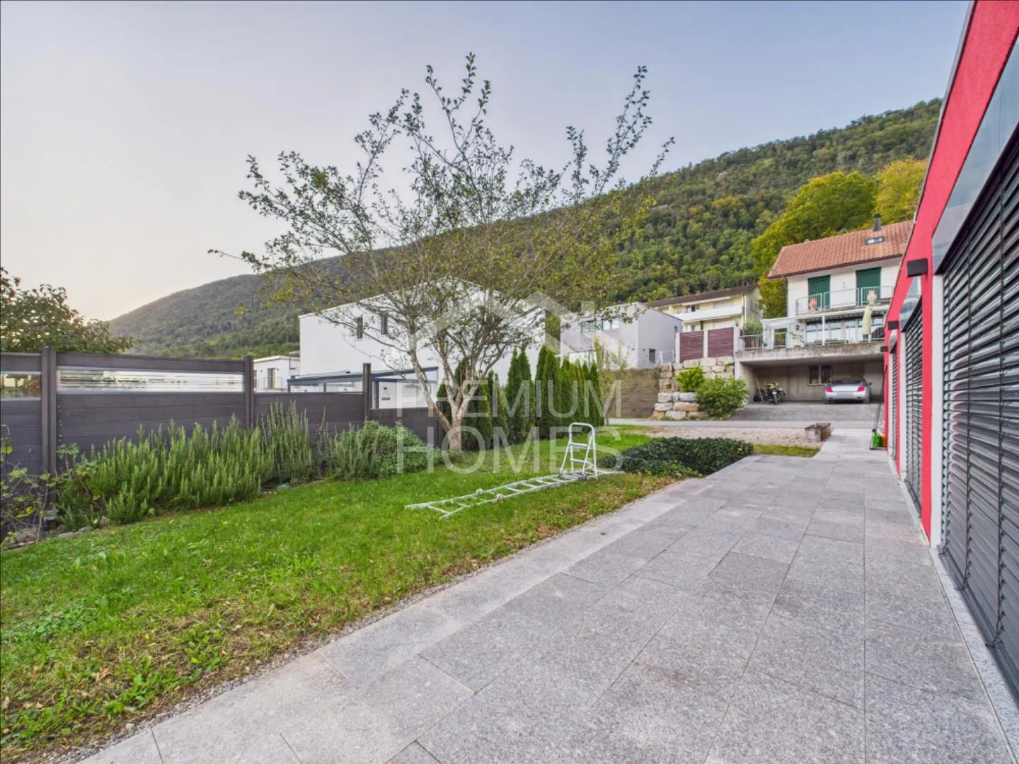 Living Oasis for Families - with Plenty of Space & Comfort - Photo 9 of 12