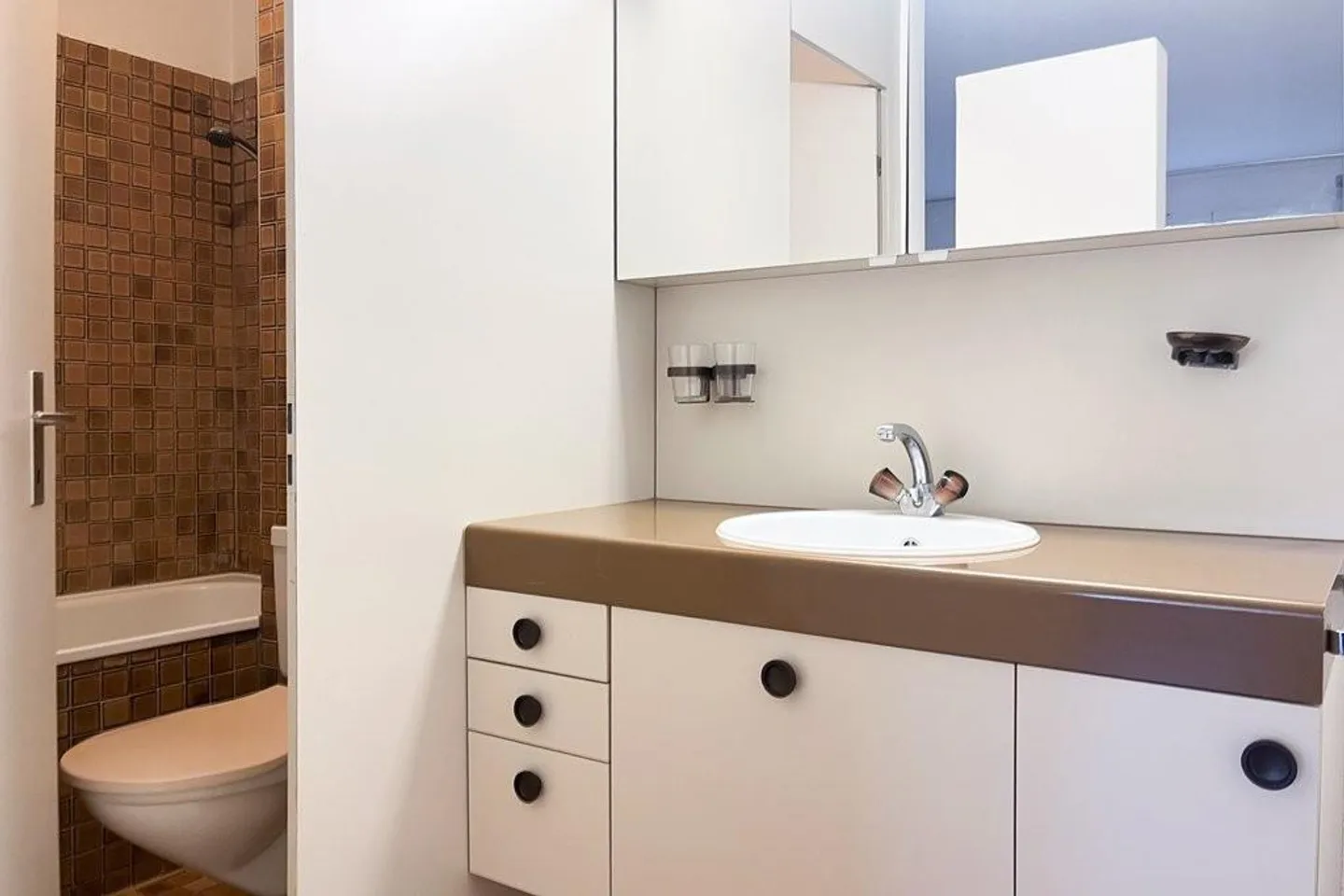 Appartement confortable de 3,5 pièces avec cheminée à louer - Photo 4 sur 9