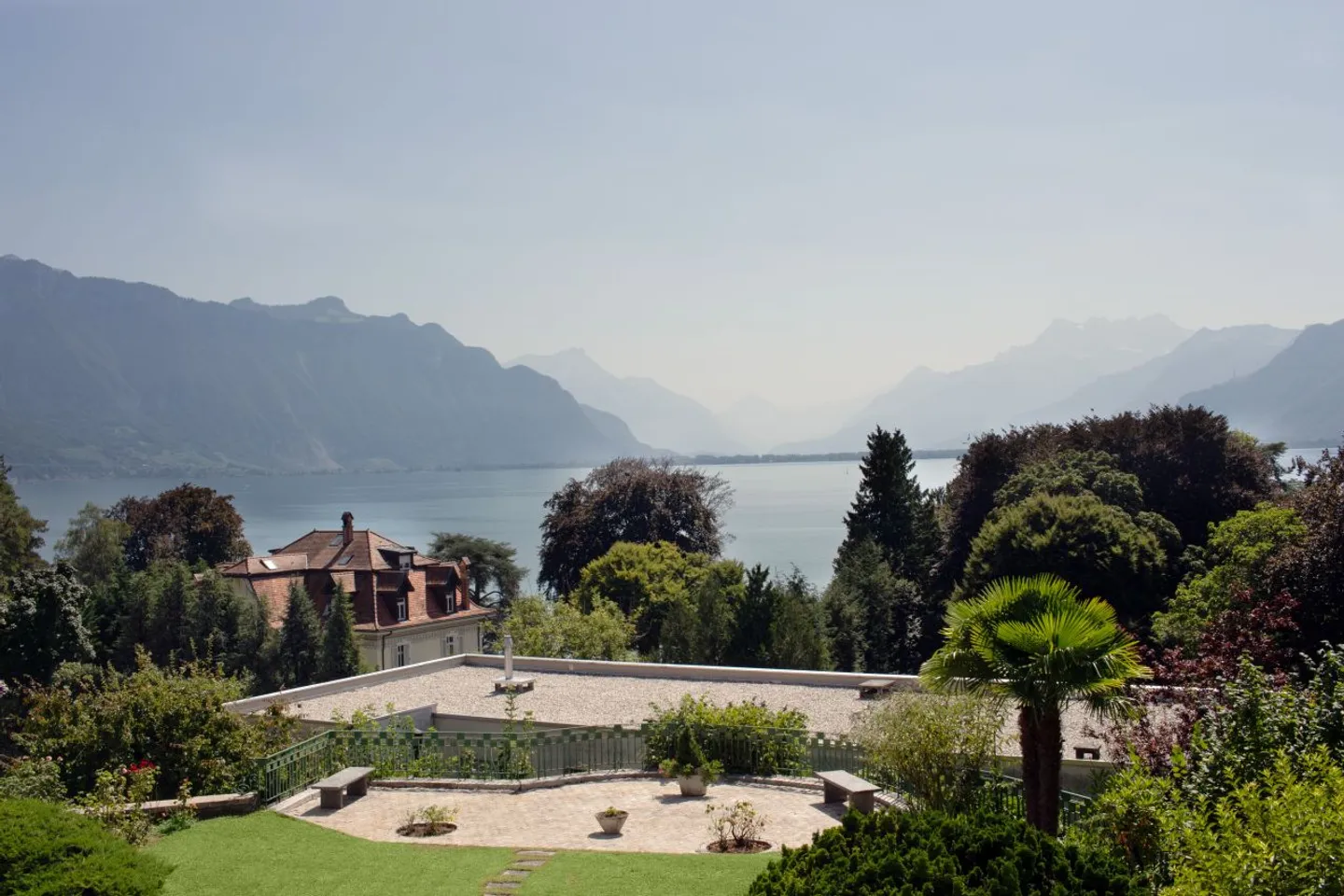 In affitto - Bellissimo appartamento arredato di 4,5 locali con vista lago a La Tour-de-Peilz (VD) - Foto 1 di 13