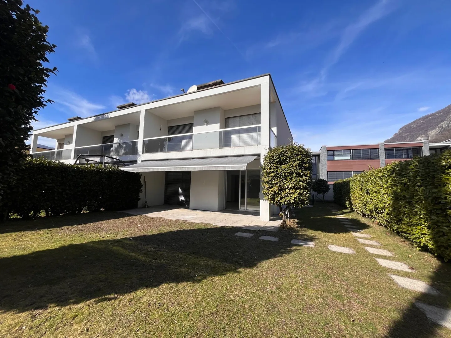 Graziosa Casa a Schiera con Giardino - Foto 1 di 8