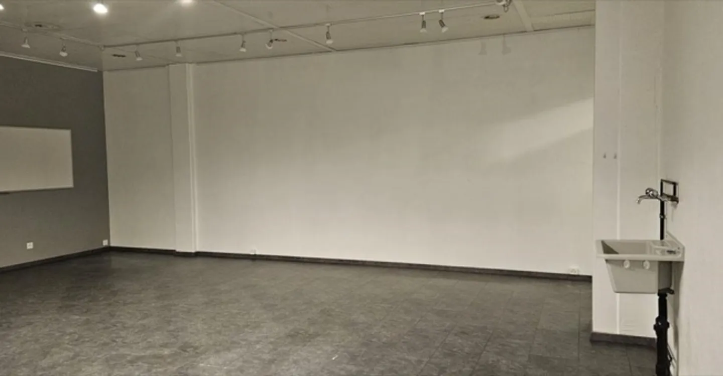 Mischgenutztes Gebäude mieten - Foto 4 von 12