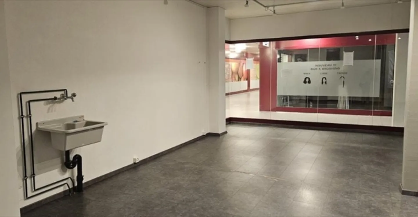 Mischgenutztes Gebäude mieten - Foto 11 von 12