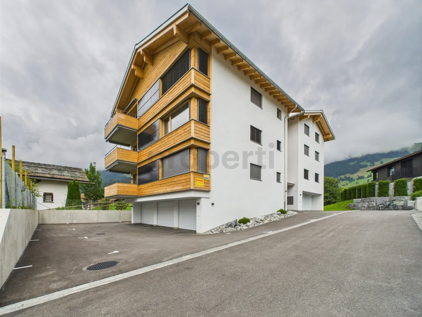 Schöne 5.5-Zimmer Maisonette-Neubauwohnung Erstwohnsitz mit Berg- und Seeblick in Brigels - Foto 1 von 12