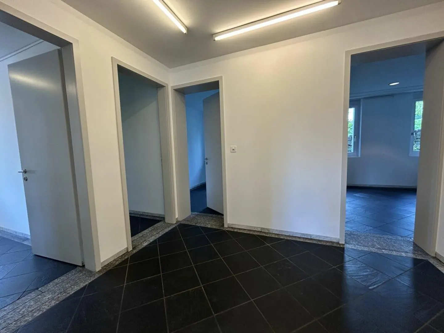 Espace de bureau avec une visibilité optimale - Photo 4 sur 9