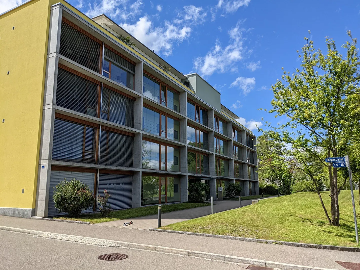 Cool 4.5-room family apartment in a quiet neighborhood for new tenants - Photo 1 of 11