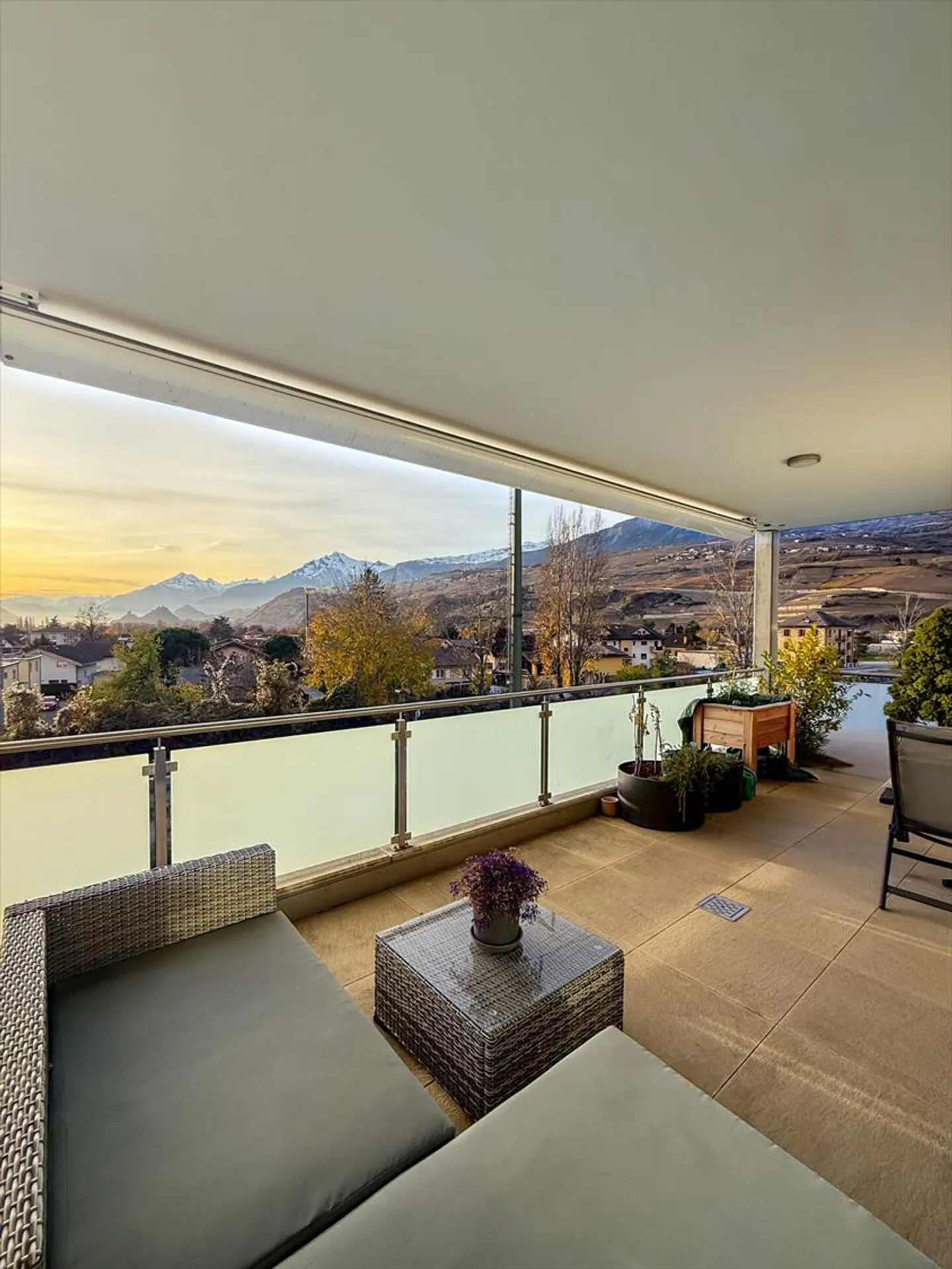 Appartamento luminoso di 4,5 stanze con terrazza a Saint-Léonard - Foto 2 di 2