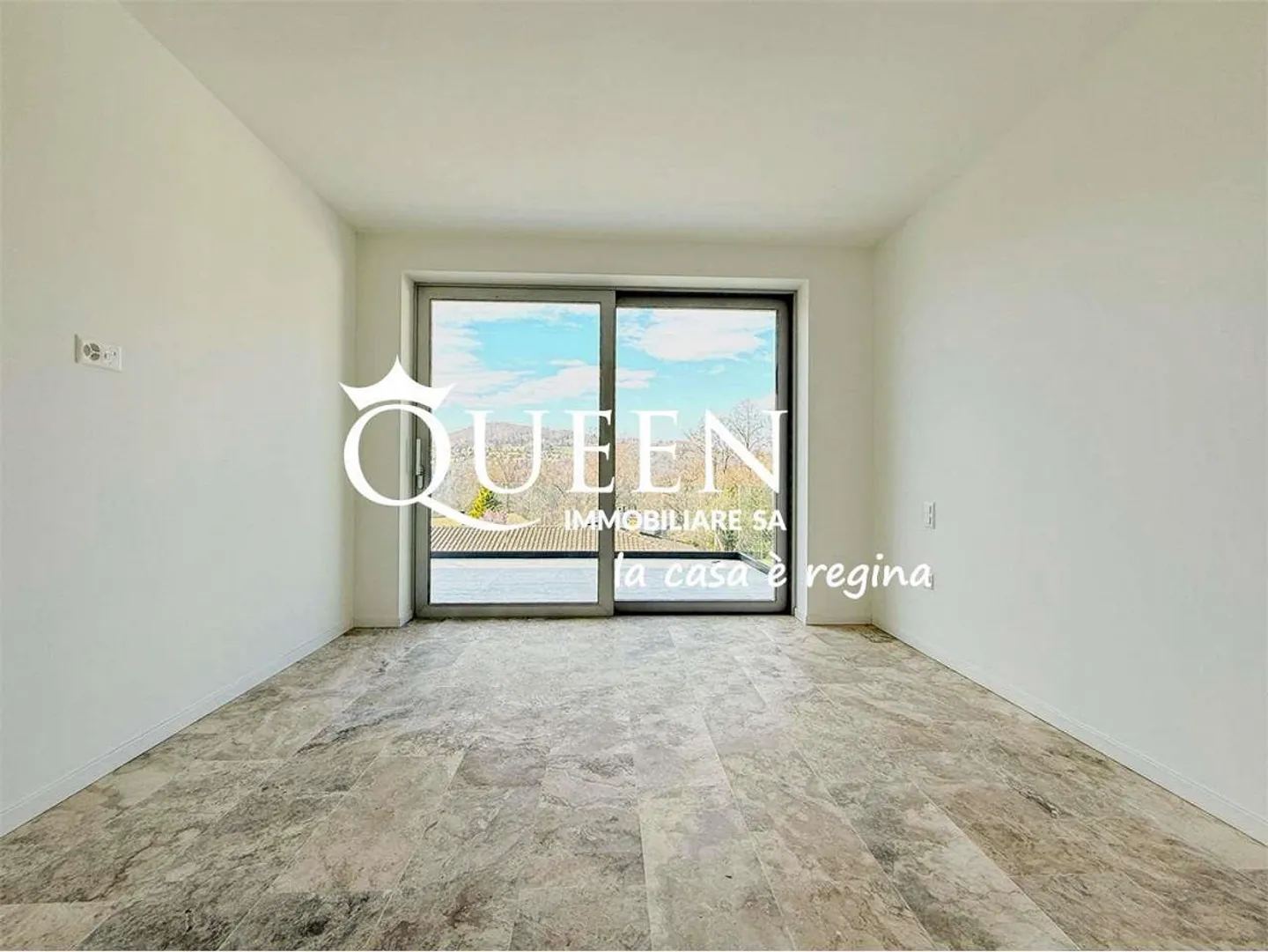 Carabbia: Villa with 6.5 rooms, 183 m², renovated, garden, pool - Photo 9 of 13