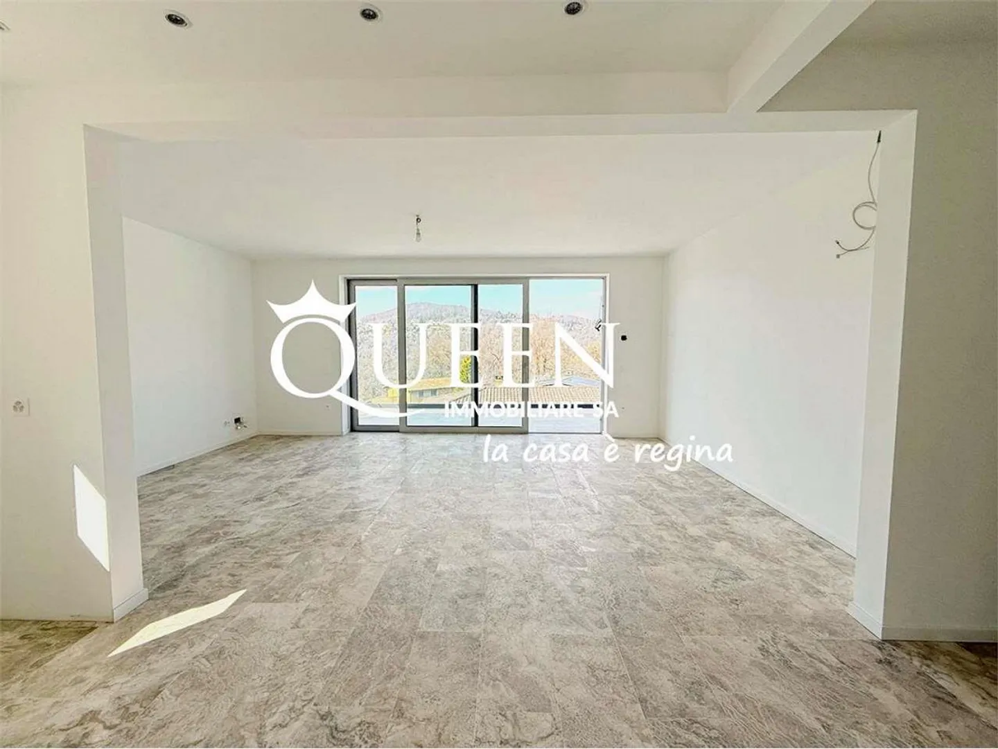 Carabbia: Villa with 6.5 rooms, 183 m², renovated, garden, pool - Photo 5 of 13