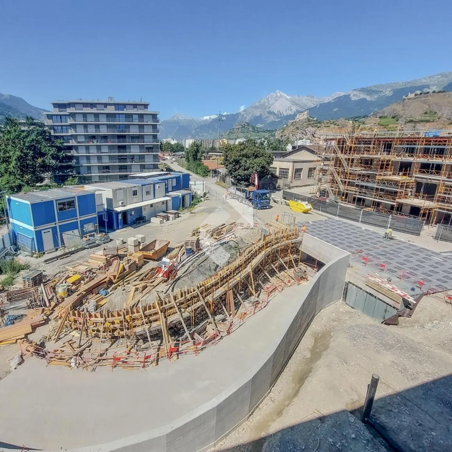 Appartamento molto grande di 2,5 locali con giardino privato e terrazza - Foto 1 di 6