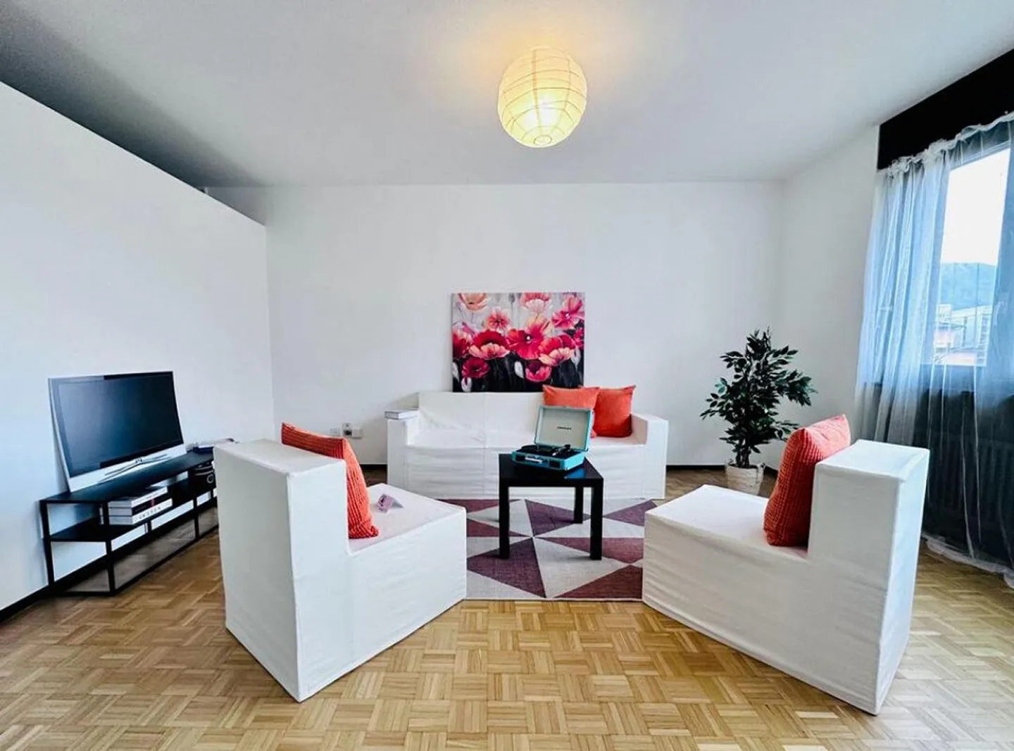 2,5 ZIMMER IN RUHIGER LAGE - Foto 2 von 8