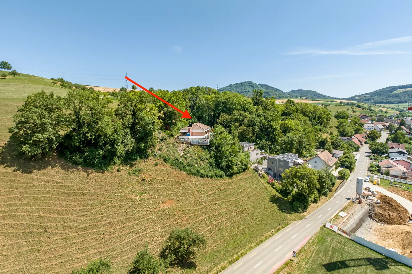 Geräumiges Haus mit atemberaubender Aussicht - Foto 2 von 13