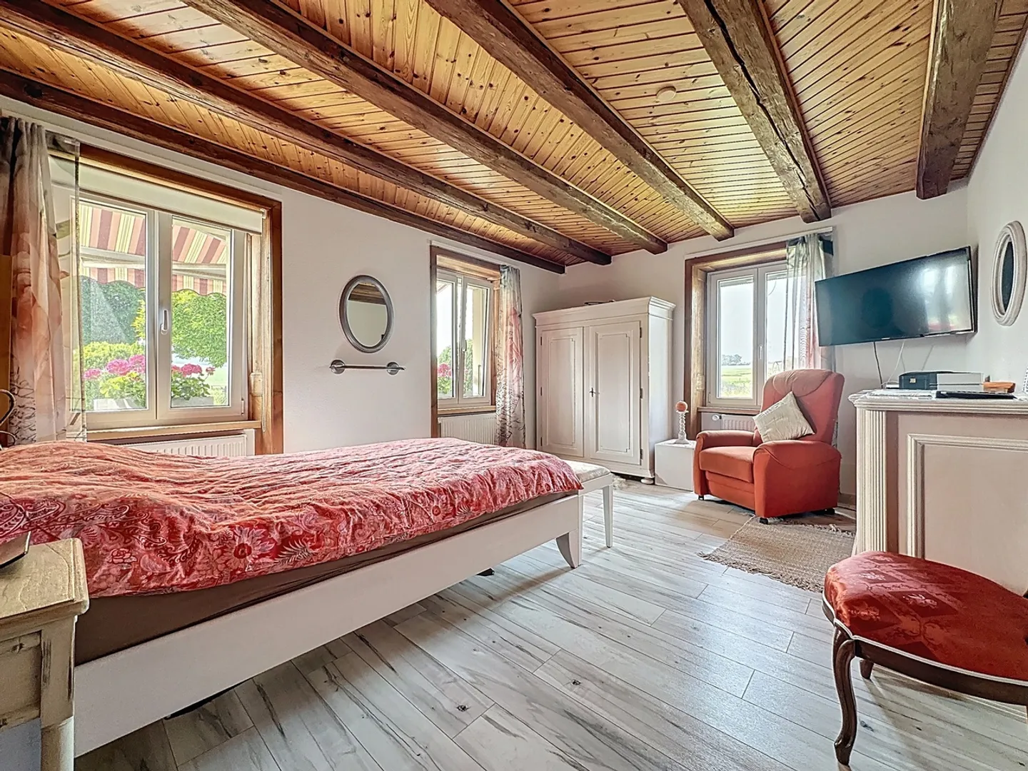 Family home with 7.5 rooms and land in Grandsivaz - Photo 6 of 13