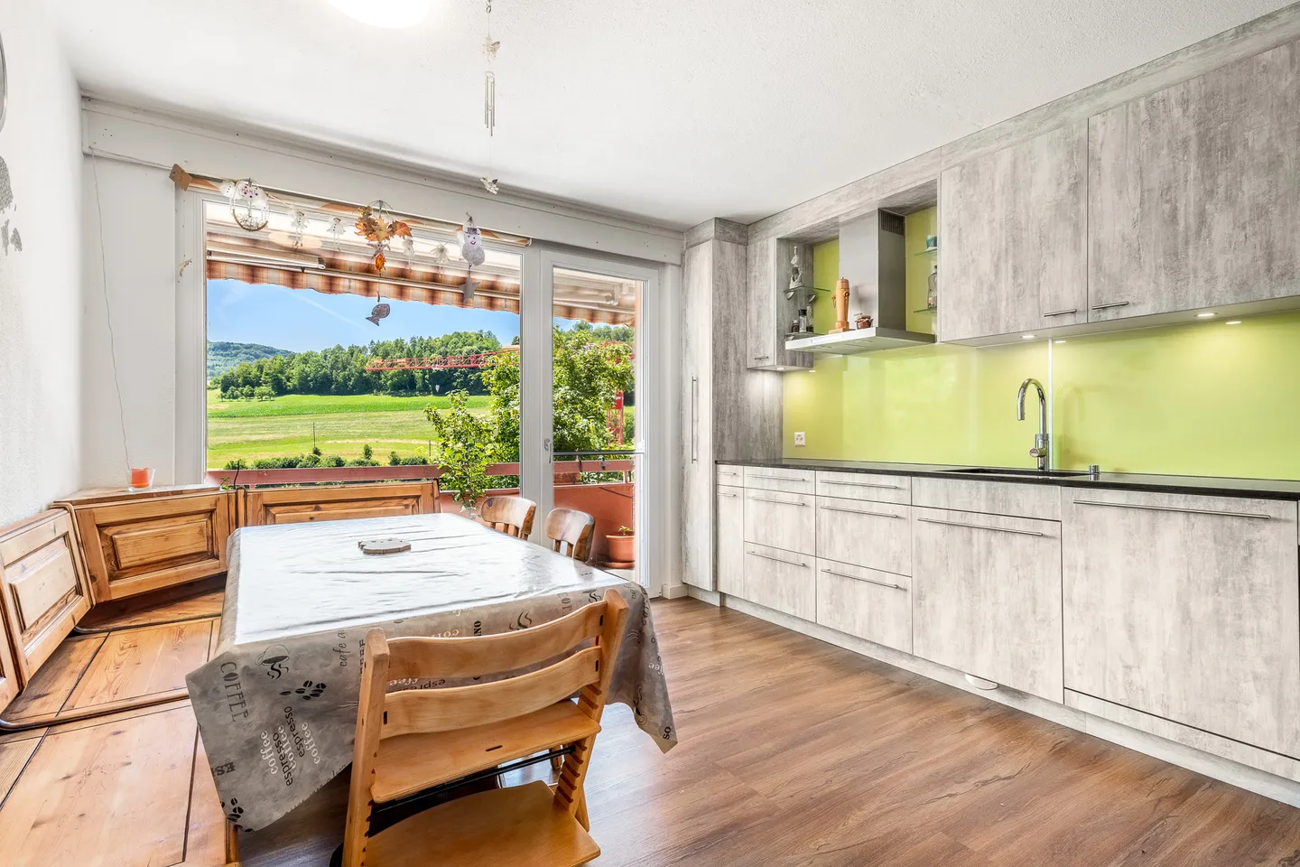 Geräumiges Haus mit atemberaubender Aussicht - Foto 11 von 13