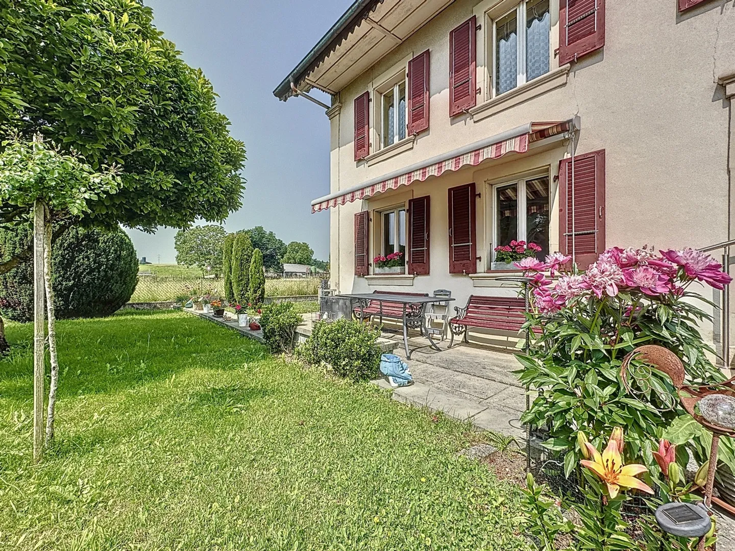 Family home with 7.5 rooms and land in Grandsivaz - Photo 10 of 13