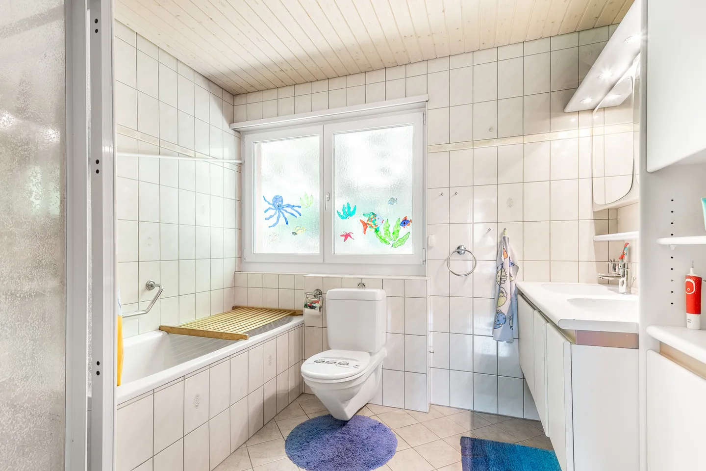 Geräumiges Haus mit atemberaubender Aussicht - Foto 7 von 13