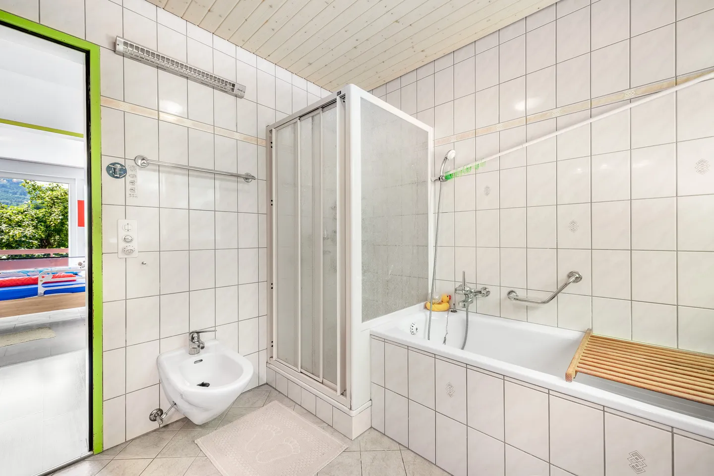 Geräumiges Haus mit atemberaubender Aussicht - Foto 8 von 13