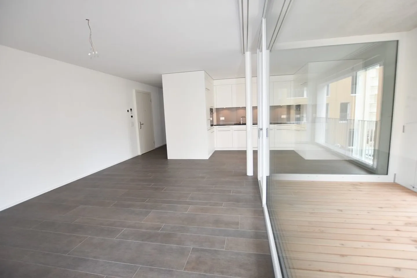 Appartement moderne 2.5 pièces - Photo 2 sur 11