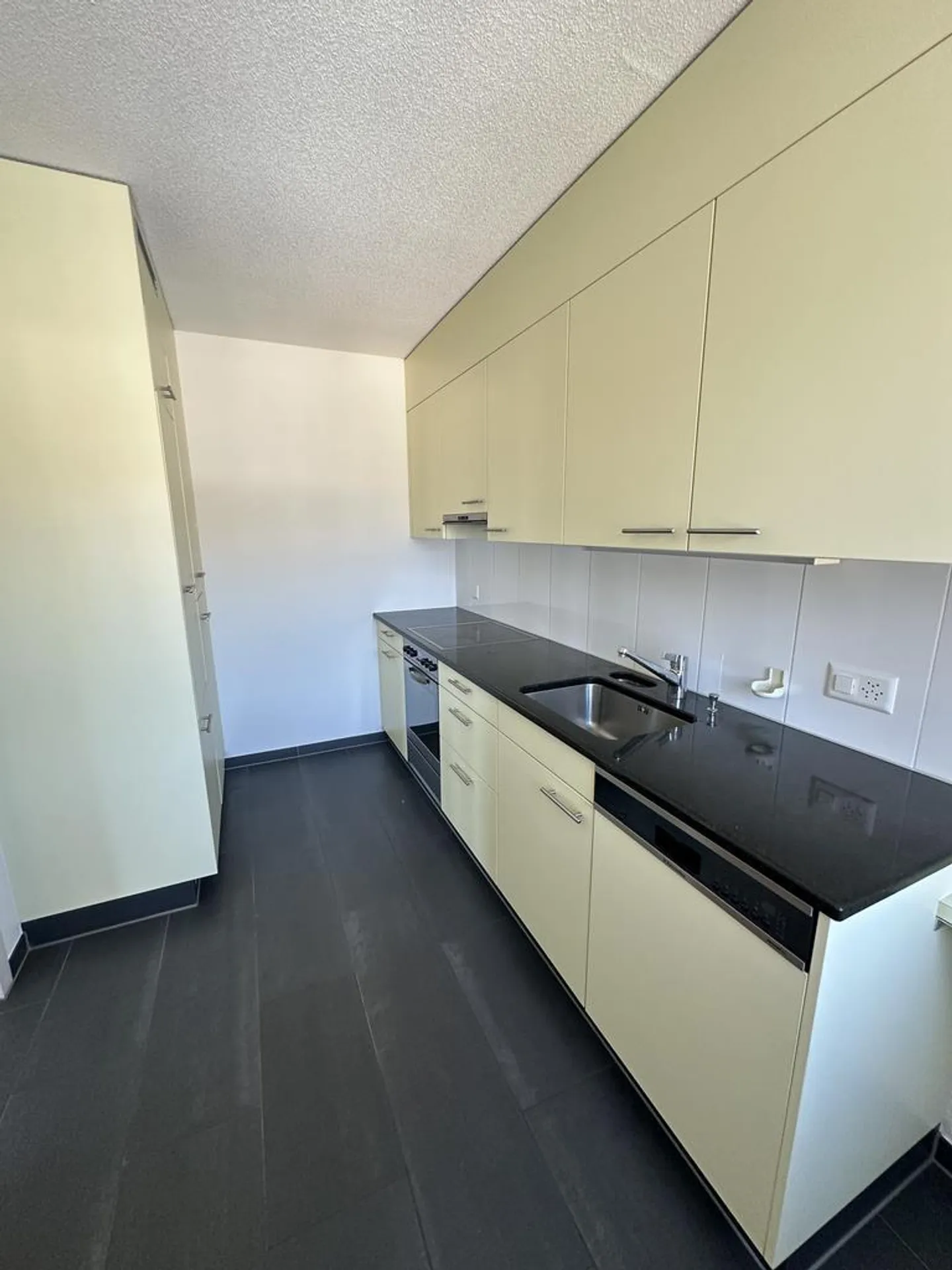 Appartement 3.5 pièces - Foto 2 von 7