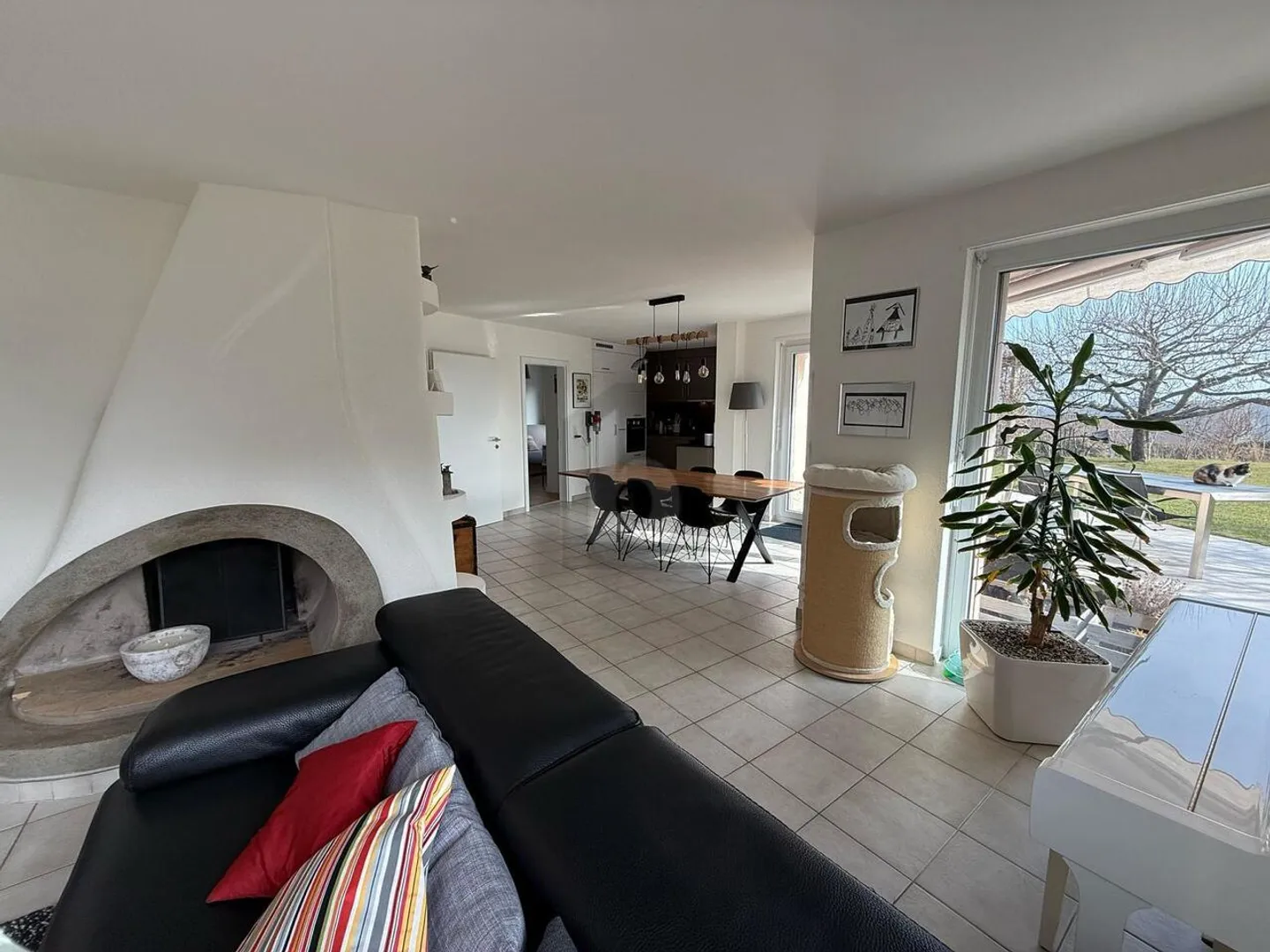 Schöne Familienvilla mit Garten und Terrassen - Foto 3 von 6