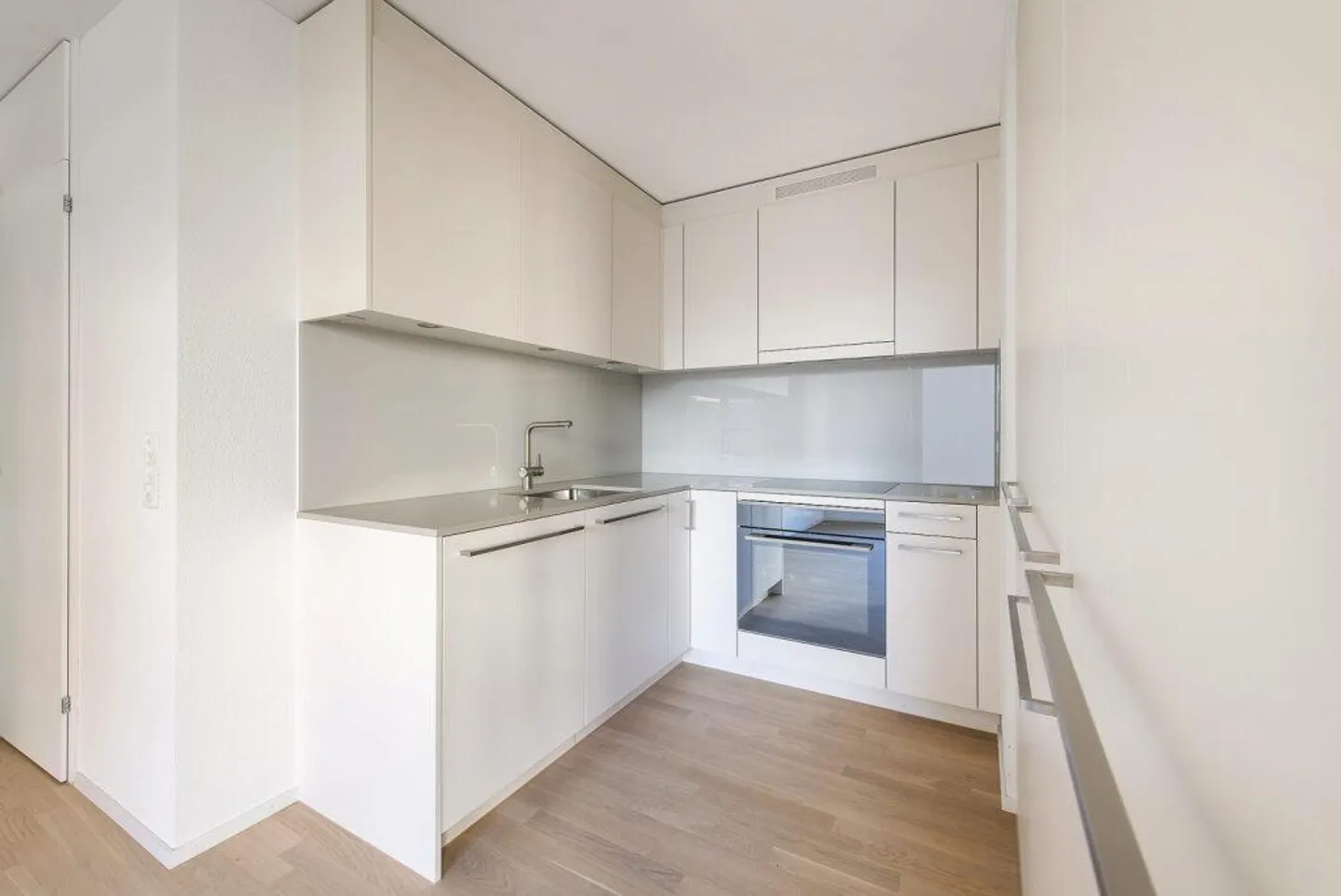 Appartement moderne au rez-de-chaussée près de l'aéroport de Dübendorf - Photo 2 sur 3