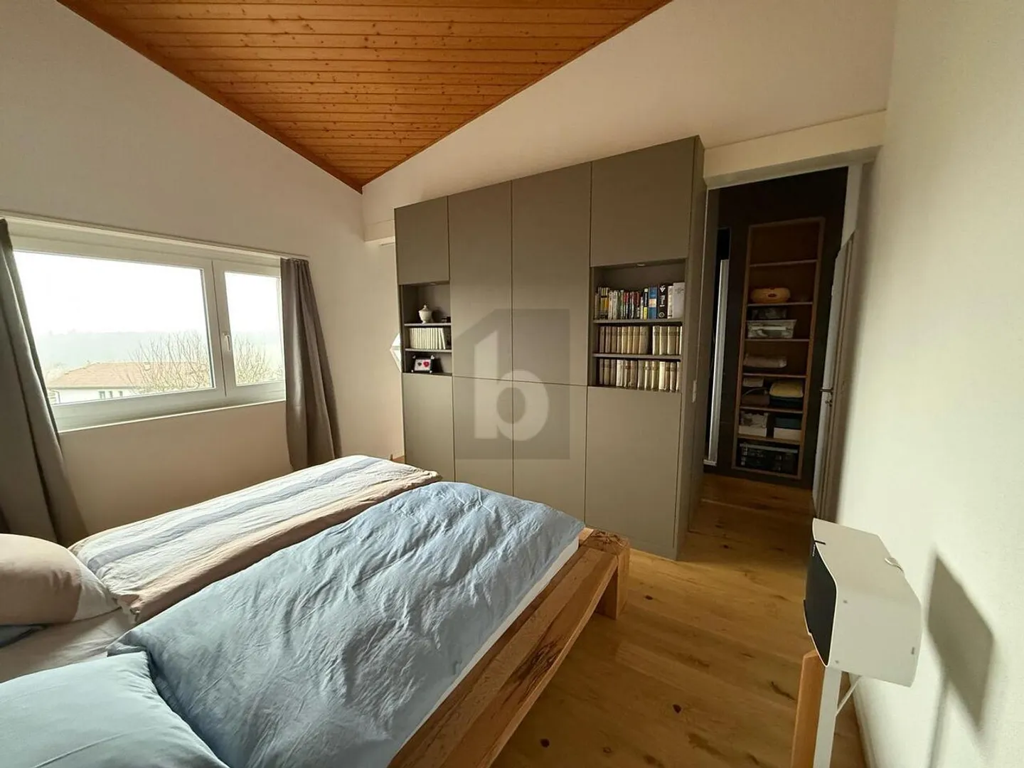 Schöne Familienvilla mit Garten und Terrassen - Foto 5 von 6