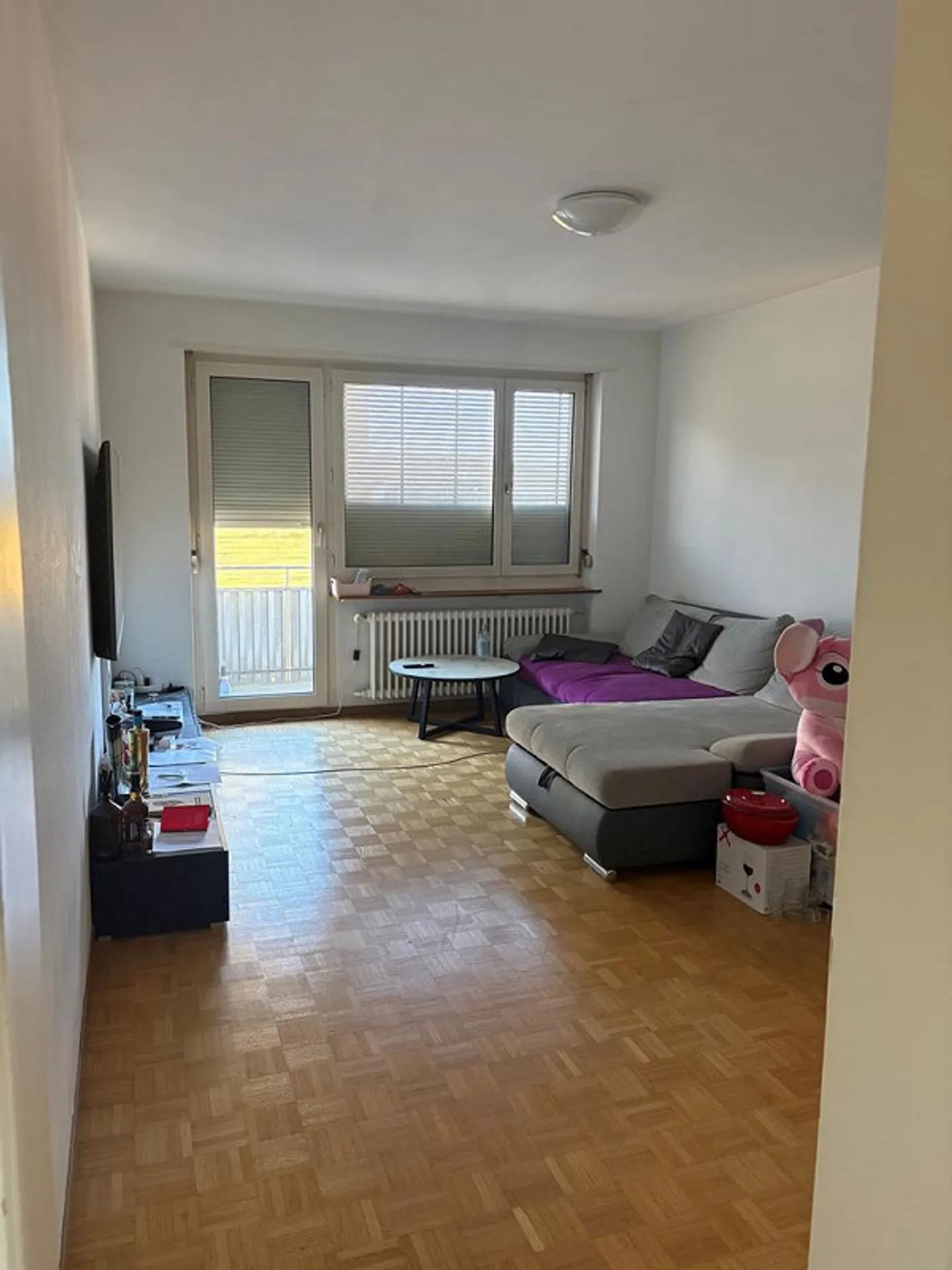 Cozy 2.5-Room Apartment - Photo 3 of 4