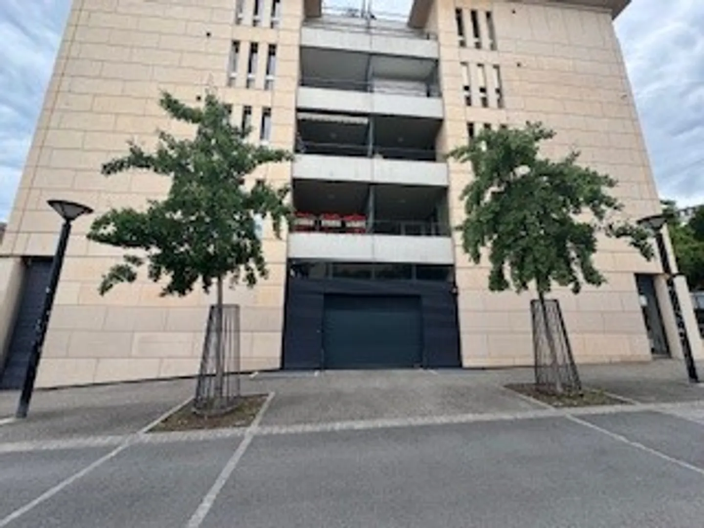 1 Stellplatz in Sammelgarage - Foto 1 von 4