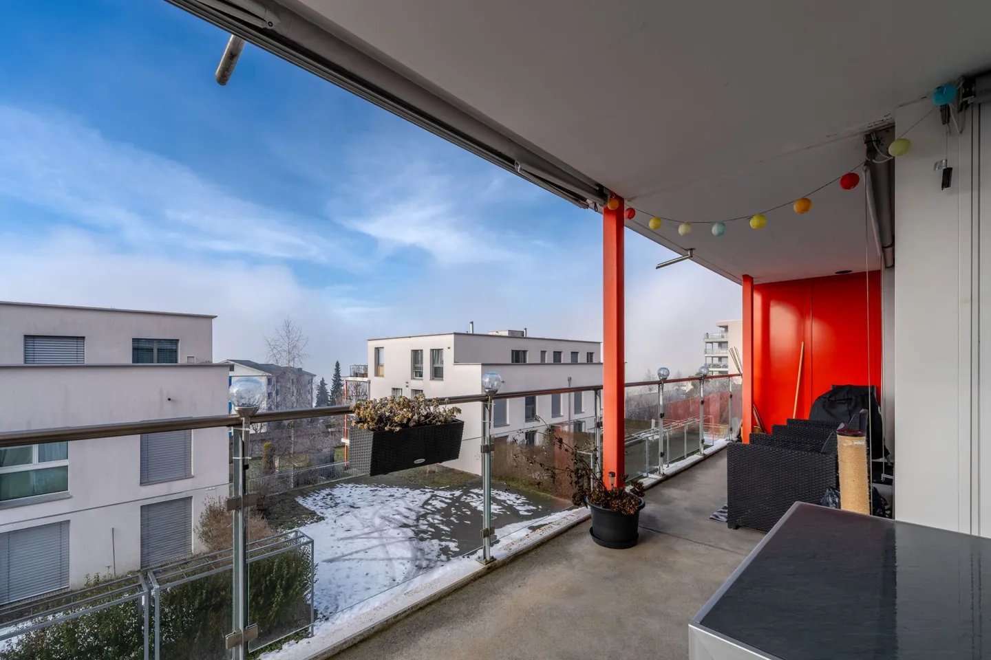 Spacious 4.5-room apartment with balcony and garden seating area - Photo 7 of 15