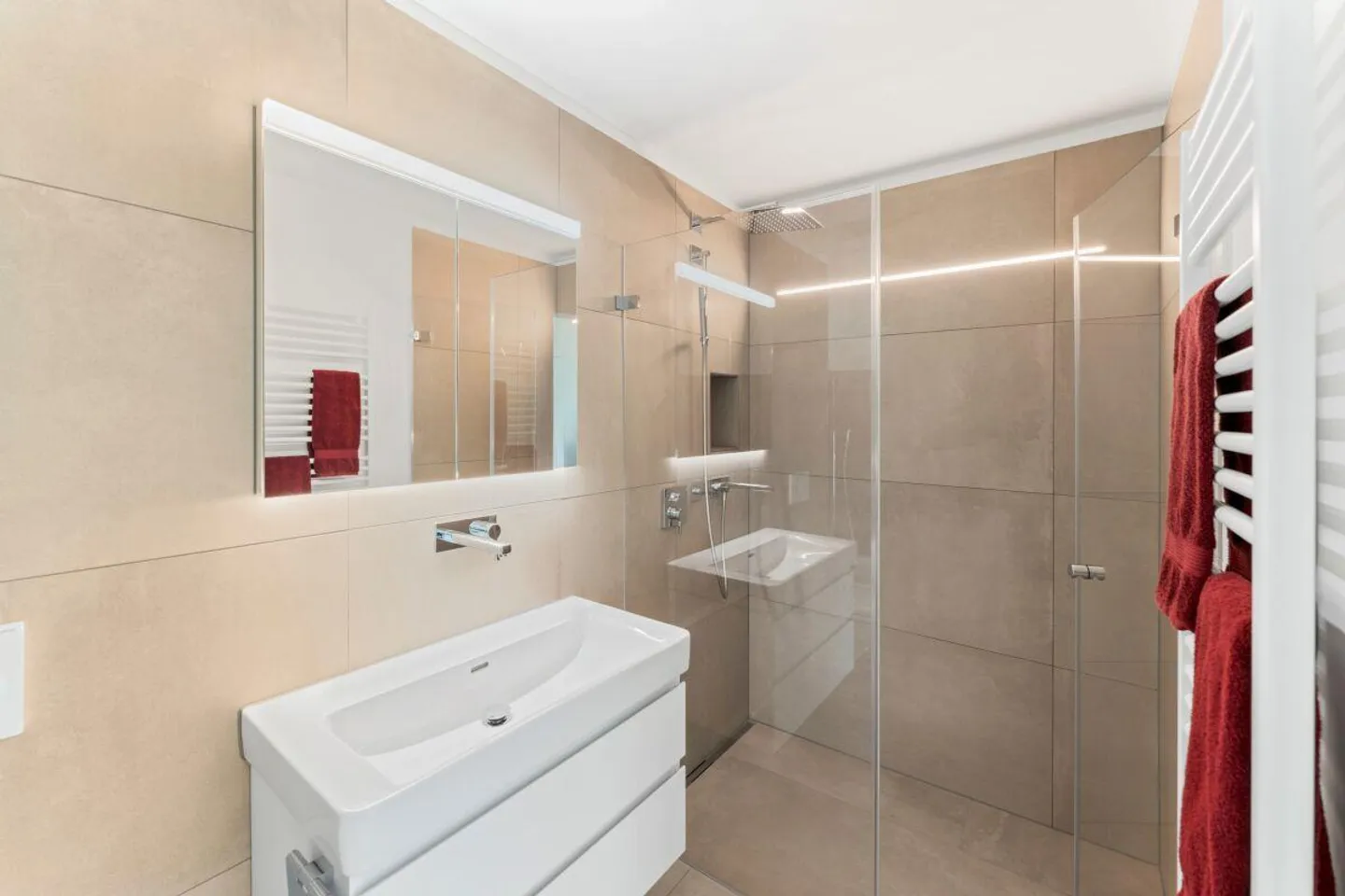 Prima o seconda residenza: Appartamento nuovo esclusivo in posizione privilegiata - Foto 5 di 12