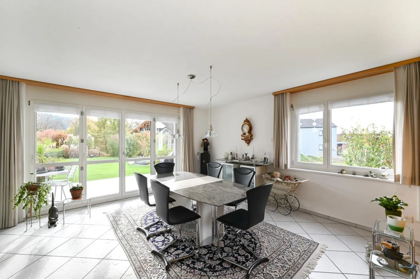 Quiet, green and family-friendly: Well-maintained house in a beautiful location - Photo 3 of 7