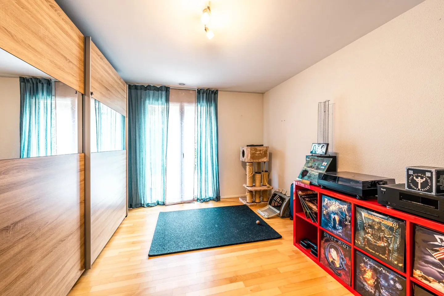 Spacious 4.5-room apartment with balcony and garden seating area - Photo 14 of 15