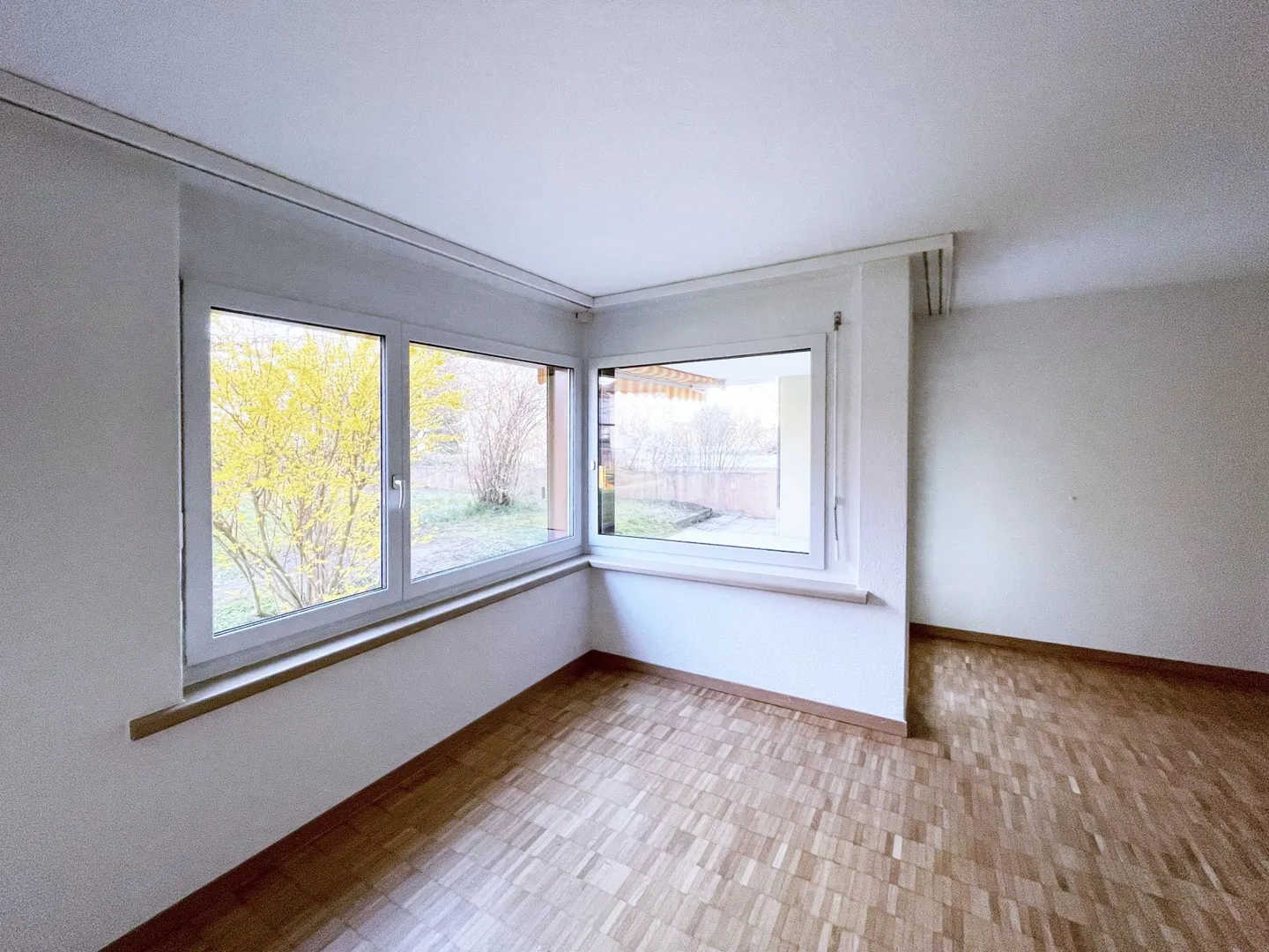 Living in the Green - Photo 4 of 19