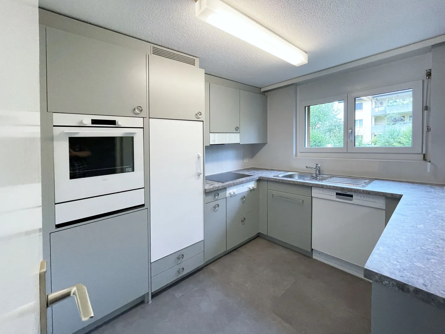 Living in the Green - Photo 7 of 19