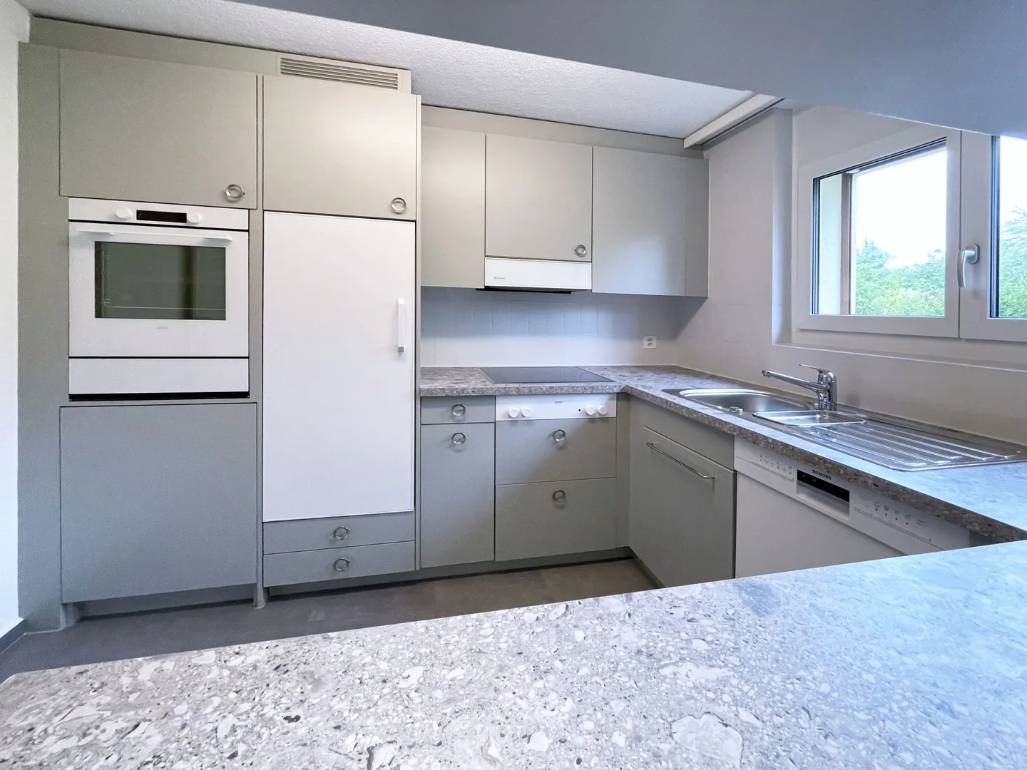 Living in the Green - Photo 8 of 19